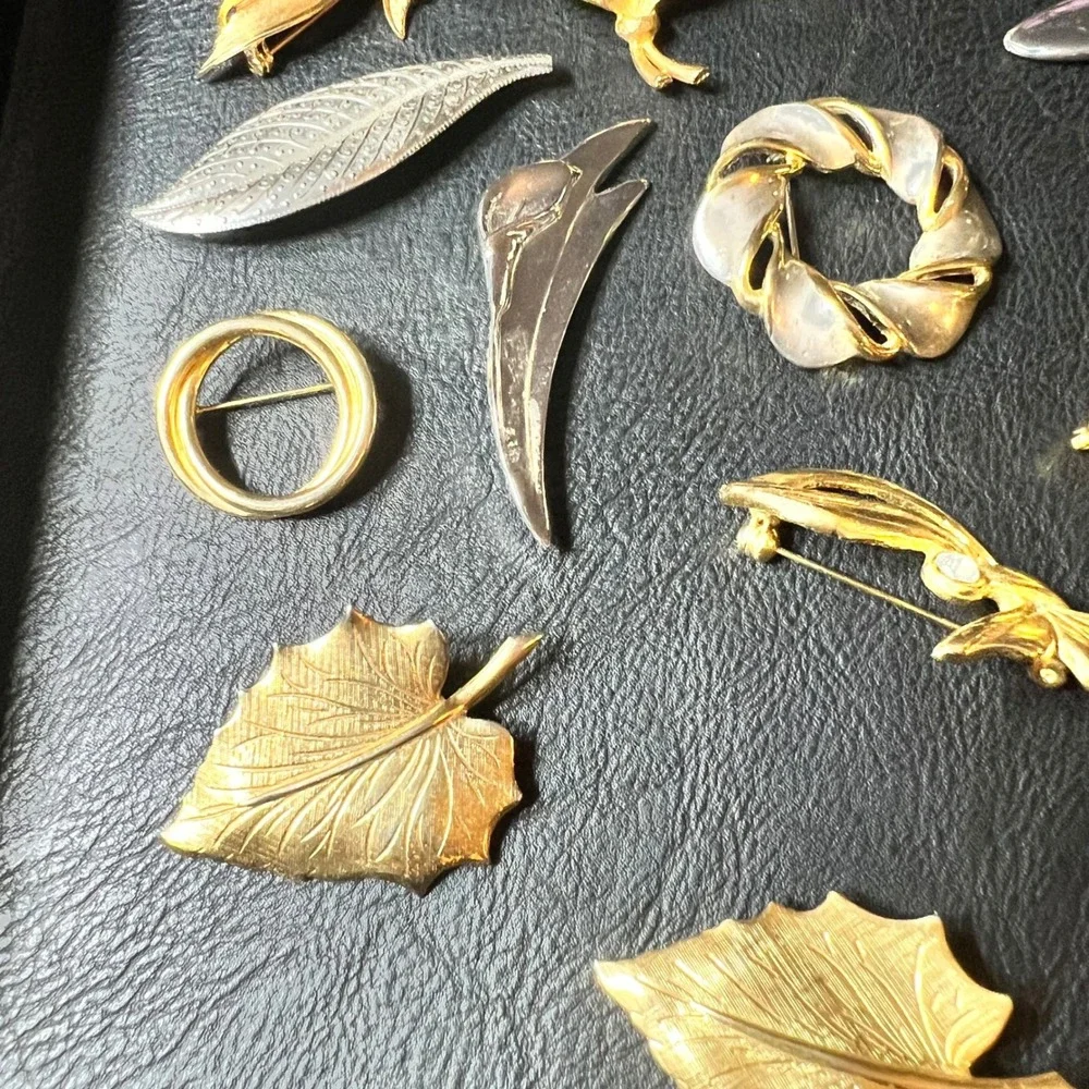 Vintage Brooch Lot 16pc Gold Silver Tone Leaf Floral‎ Geometric Mixed Size 90s